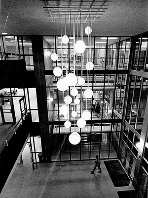 450px-Polk_Library-Lobby_Lights.jpg