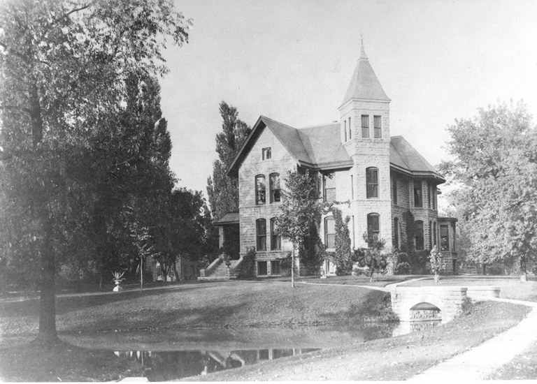 72Oviatt House in Oshkosh187.jpg